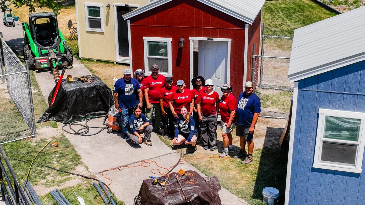 RedRover Responders volunteers help a domestic violence shelter in Utah create pet-friendly housing